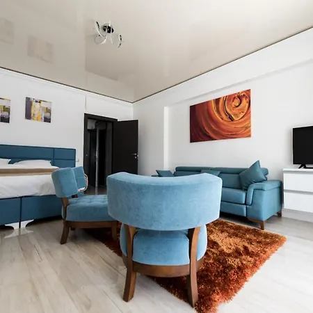 Summer 607 White Tower